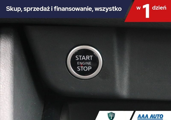 Nissan Qashqai cena 112001 przebieg: 16830, rok produkcji 2022 z Okonek małe 352